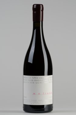 Ein Flaschenfoto W. E. Frank, Pinot Noir AREA 51 des Jahrgangs 2021.