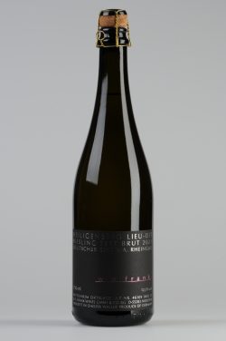Ein Flaschenfoto W. E. Frank, Hattenheimer Heiligenberg Lieu-Dit Riesling Sekt Brut des Jahrgangs 2021.